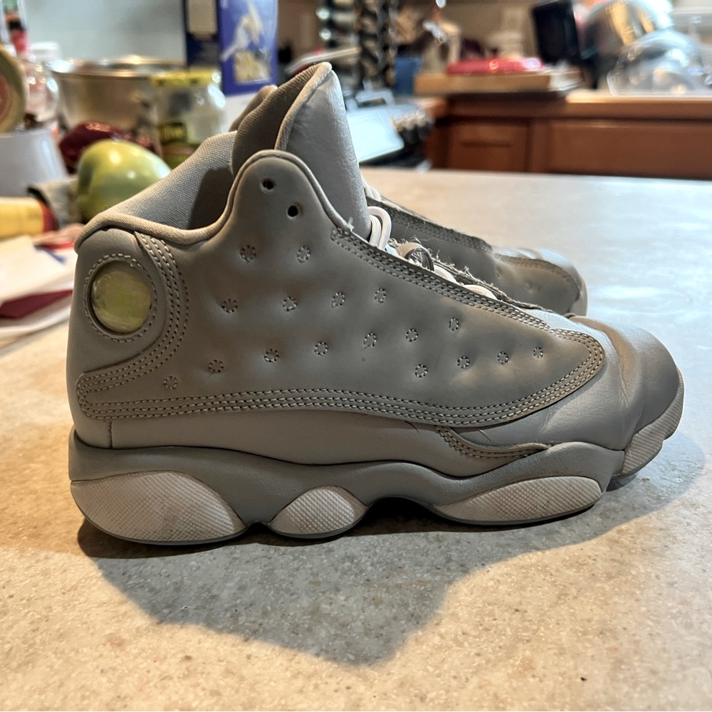 Children’s Gray Jordan’s Retro 13 size 2.5 Y